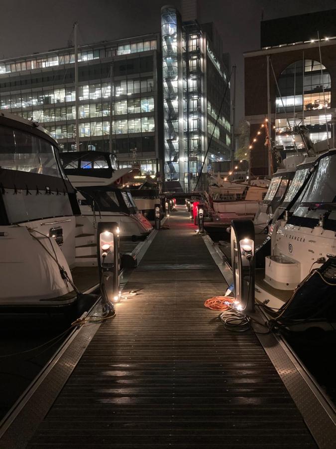 Entire Boat At St Katherine Docks 2 Available Select Using Room Options Londres Exterior foto