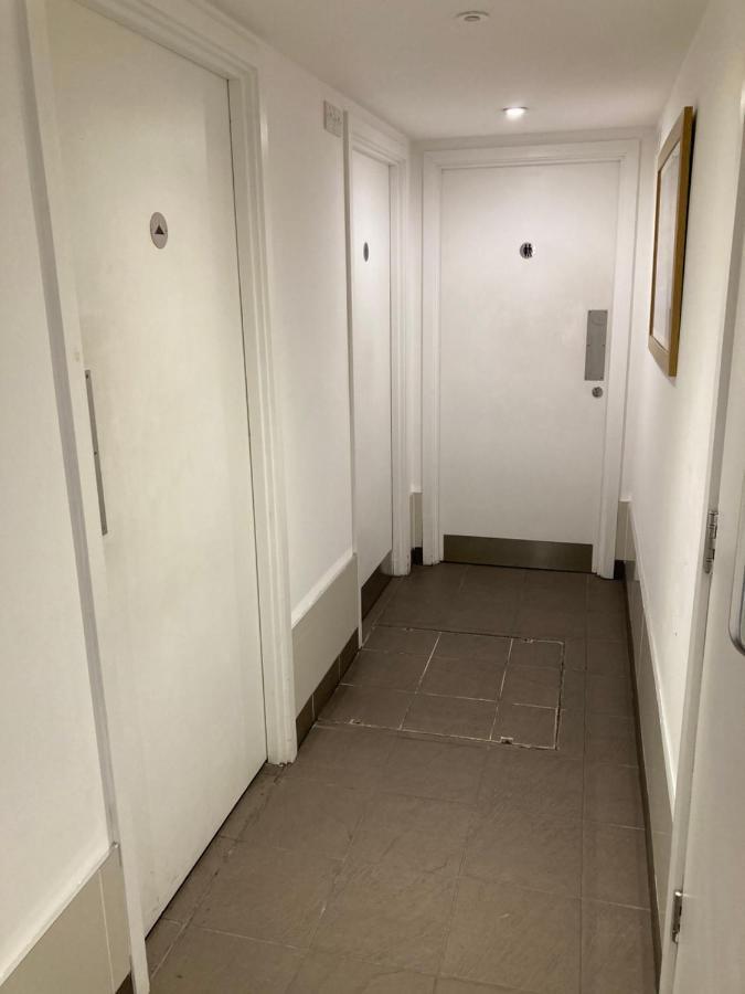 Entire Boat At St Katherine Docks 2 Available Select Using Room Options Londres Exterior foto