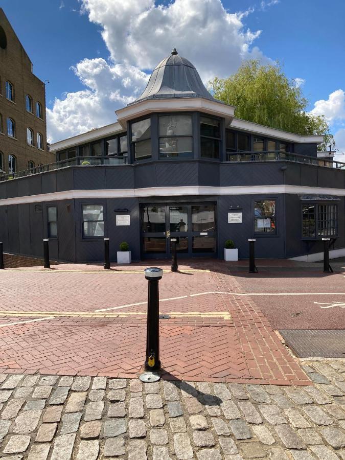 Entire Boat At St Katherine Docks 2 Available Select Using Room Options Londres Exterior foto